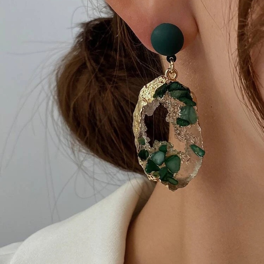 NWT Resin Drop Earrings